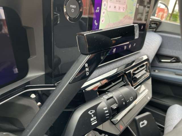 Fahrzeugbild eines Renault 4 E-TECH