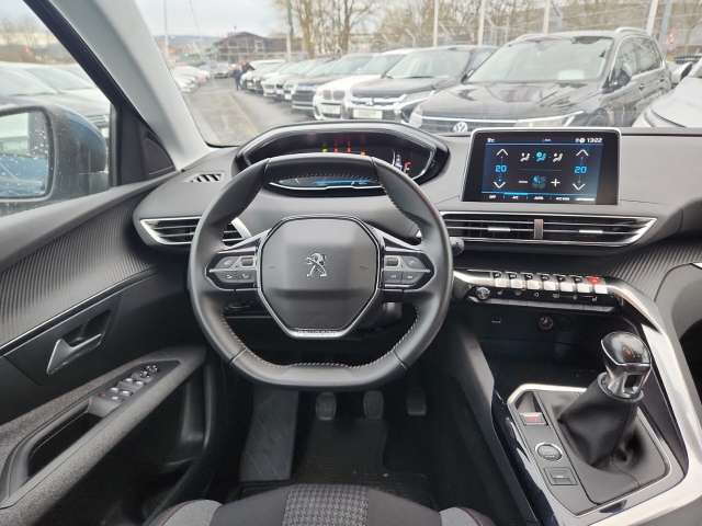 Fahrzeugbild eines Peugeot 3008
