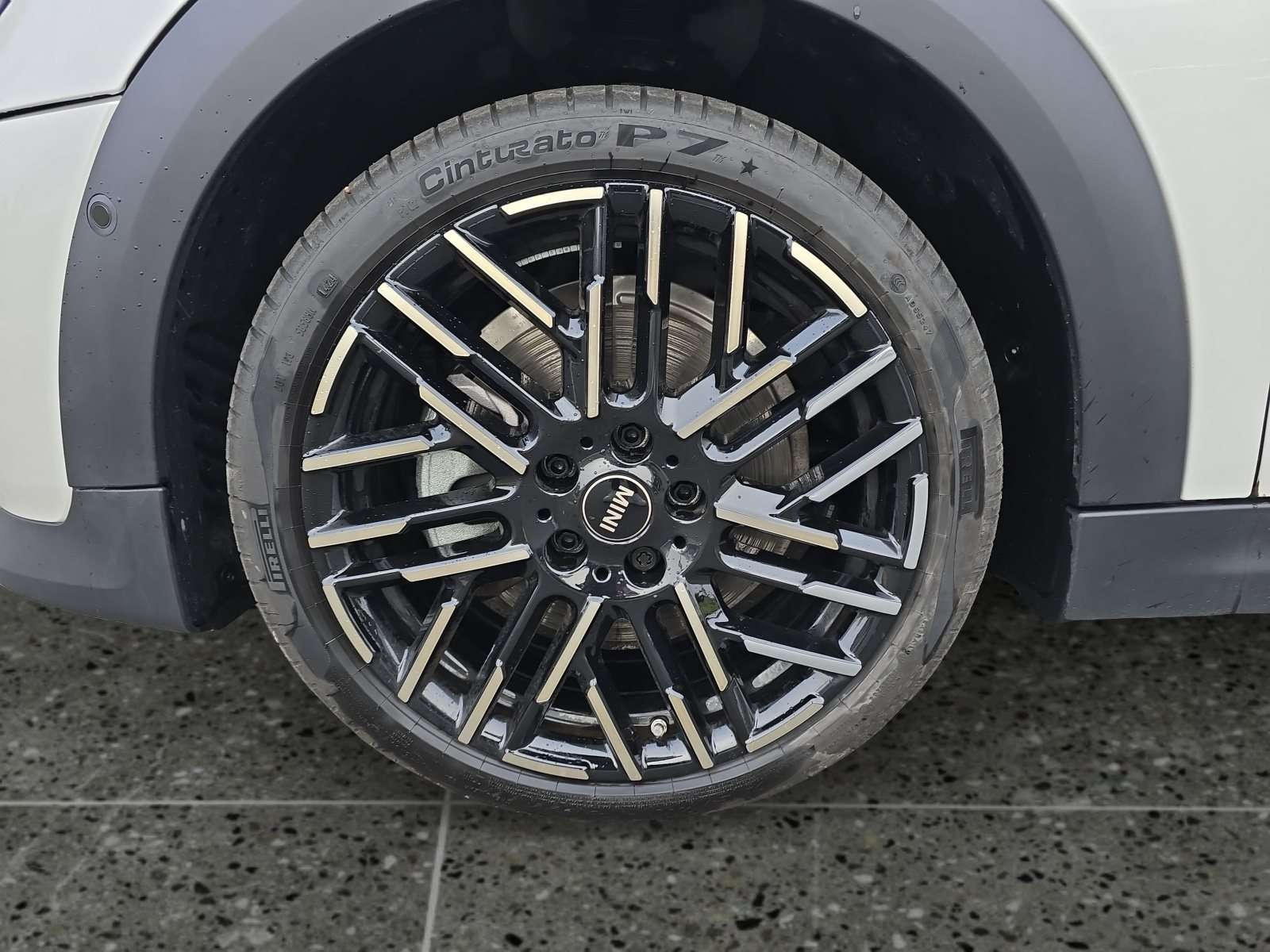 Fahrzeugbild eines MINI COOPER