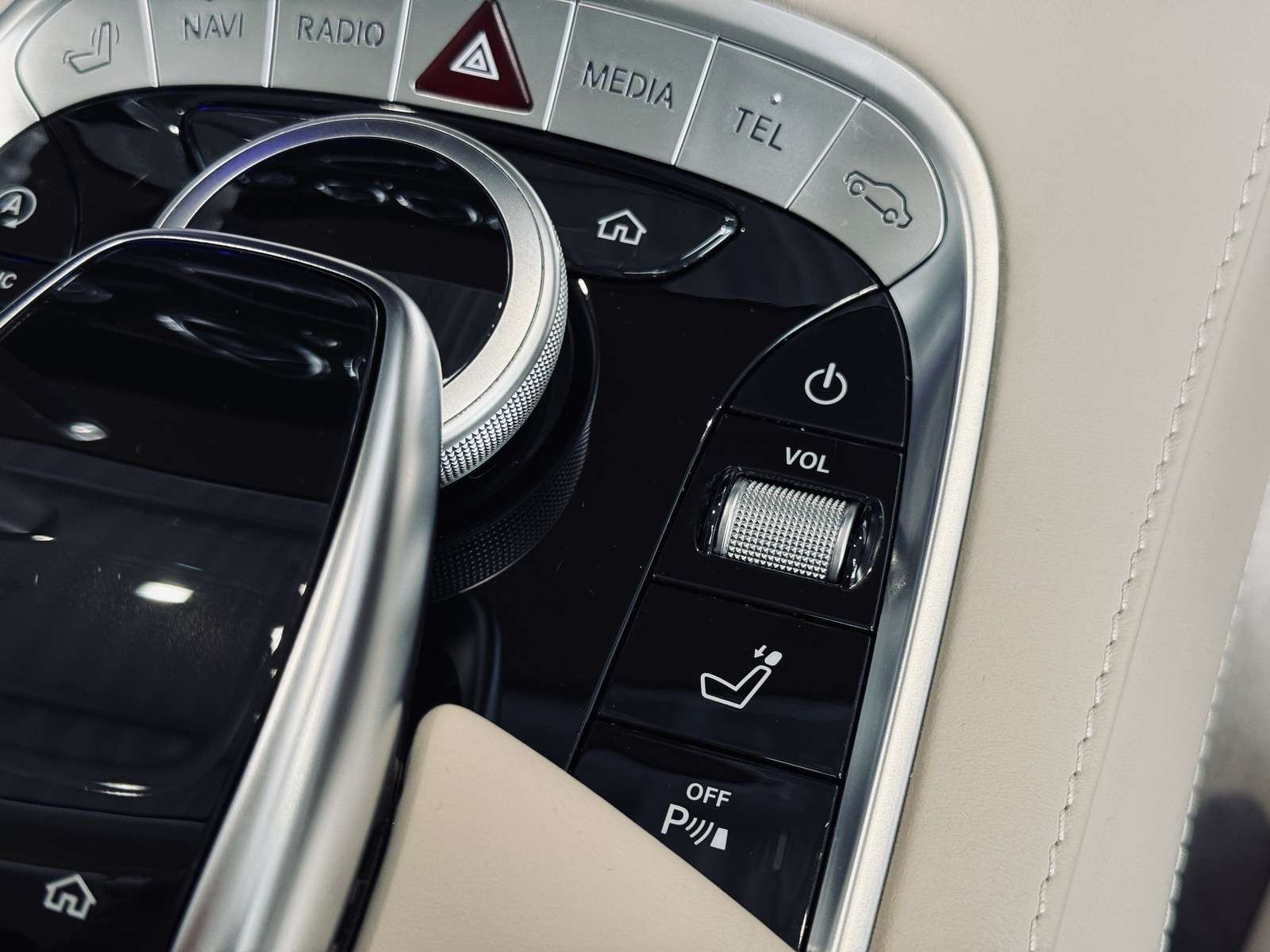 Fahrzeugbild eines Mercedes-Benz S-Klasse