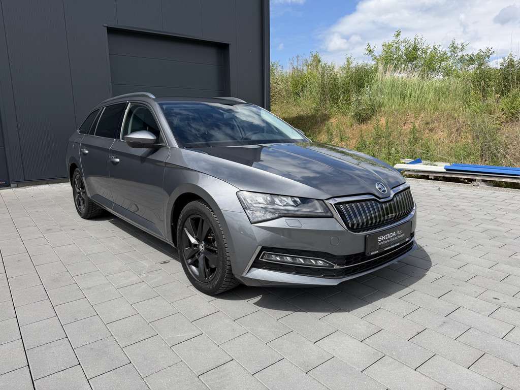 Fahrzeugbild eines Skoda Superb