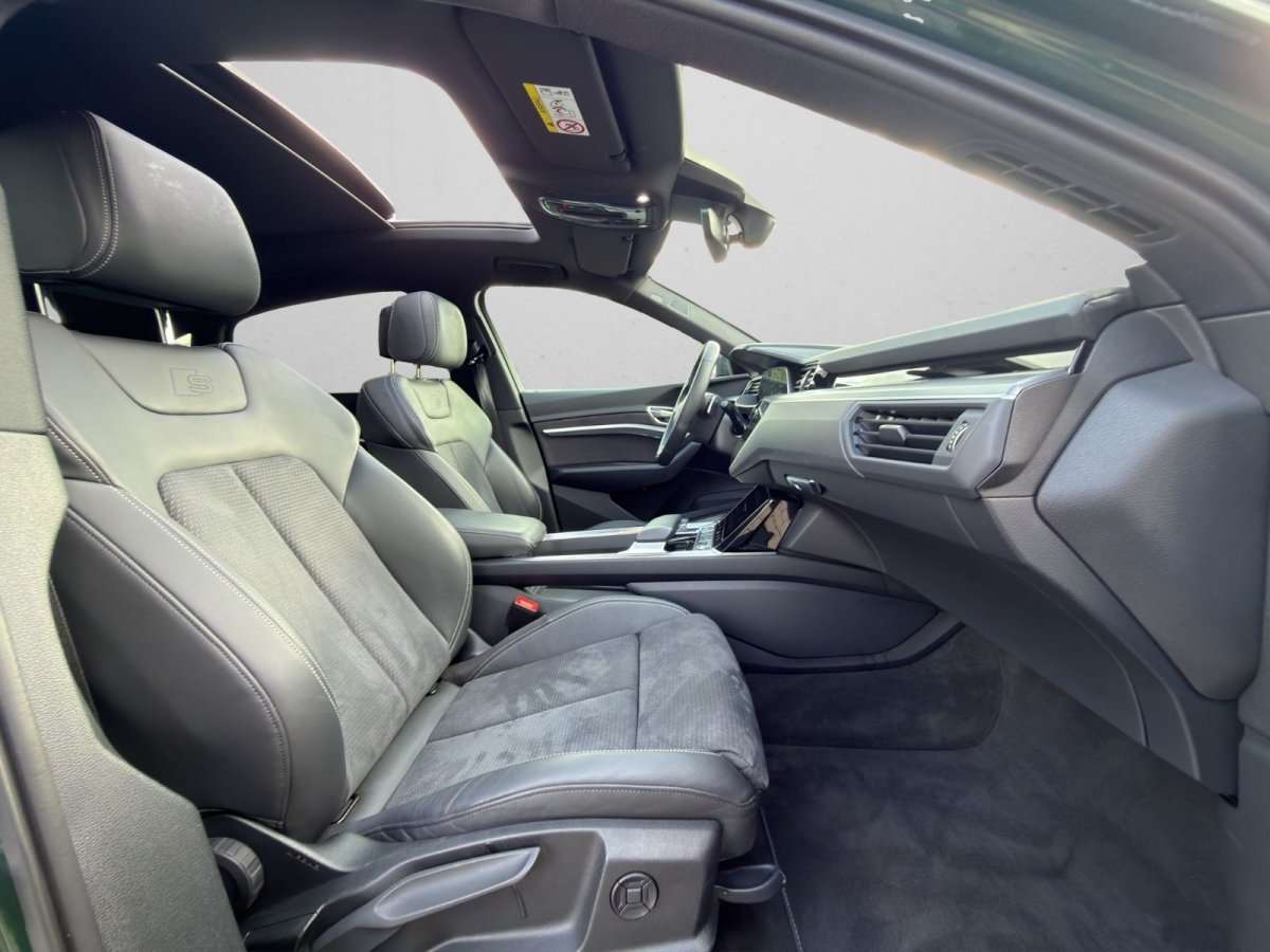 Fahrzeugbild eines Audi e-tron
