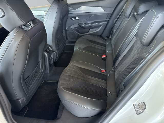 Fahrzeugbild eines Peugeot 408
