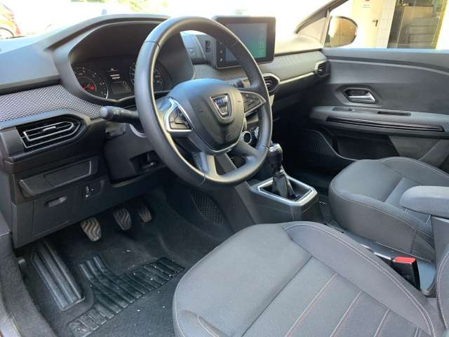 Fahrzeugbild eines Dacia Jogger