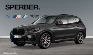 Schräge Frontansicht auf einen BMW X3 , freigestellt