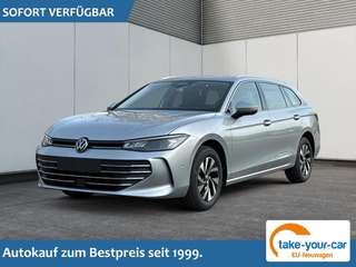 Schräge Frontansicht auf einen Volkswagen Passat , freigestellt