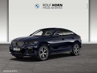 Schräge Frontansicht auf einen BMW X6 , freigestellt