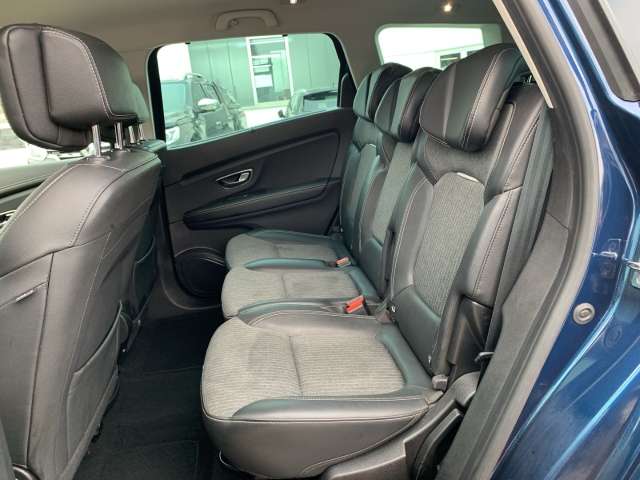 Fahrzeugbild eines Renault Grand Scénic