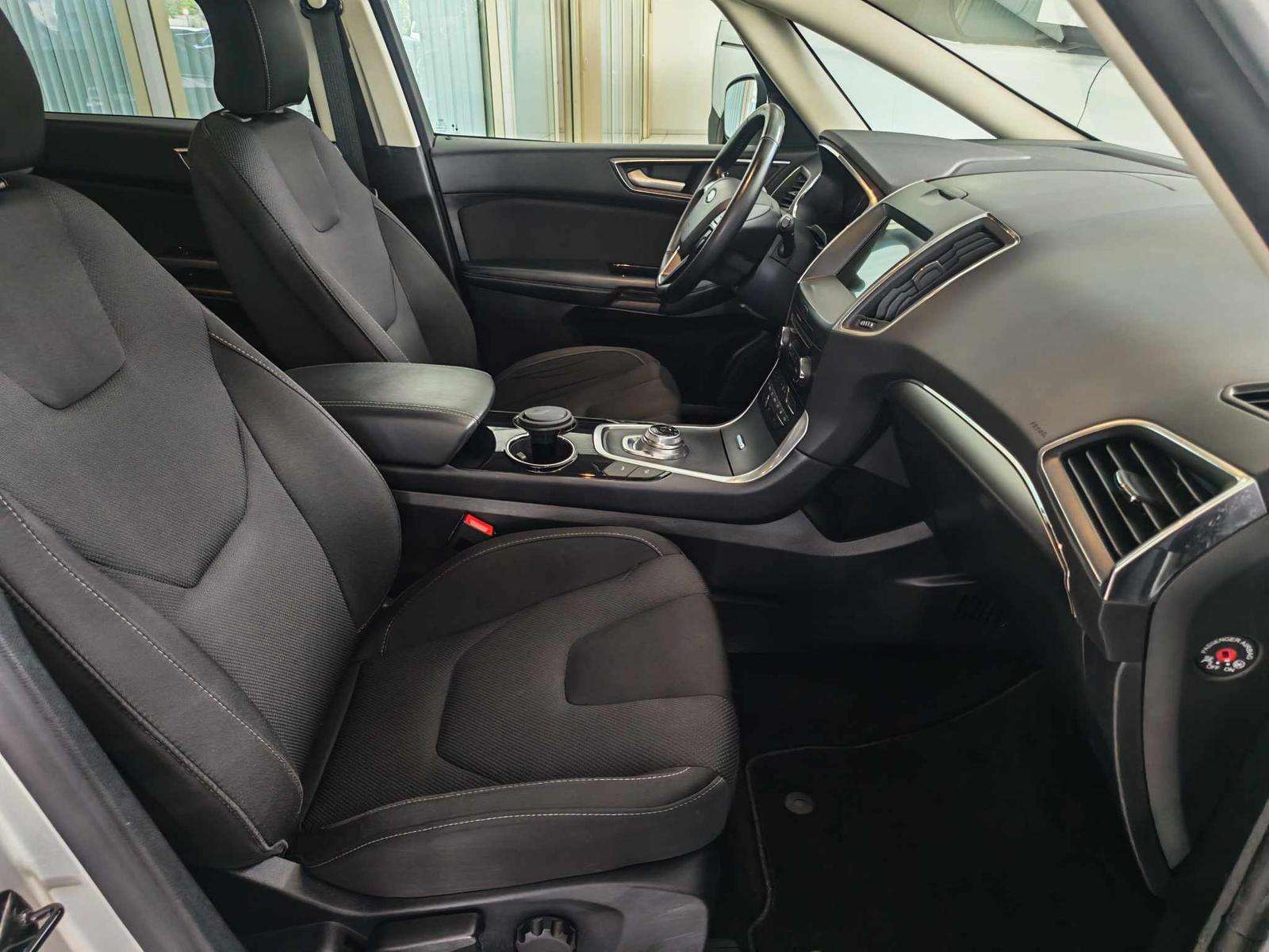 Fahrzeugbild eines Ford S-MAX
