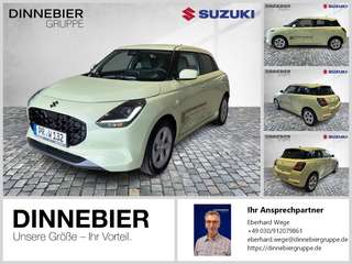 Schräge Frontansicht auf einen Suzuki Swift , freigestellt