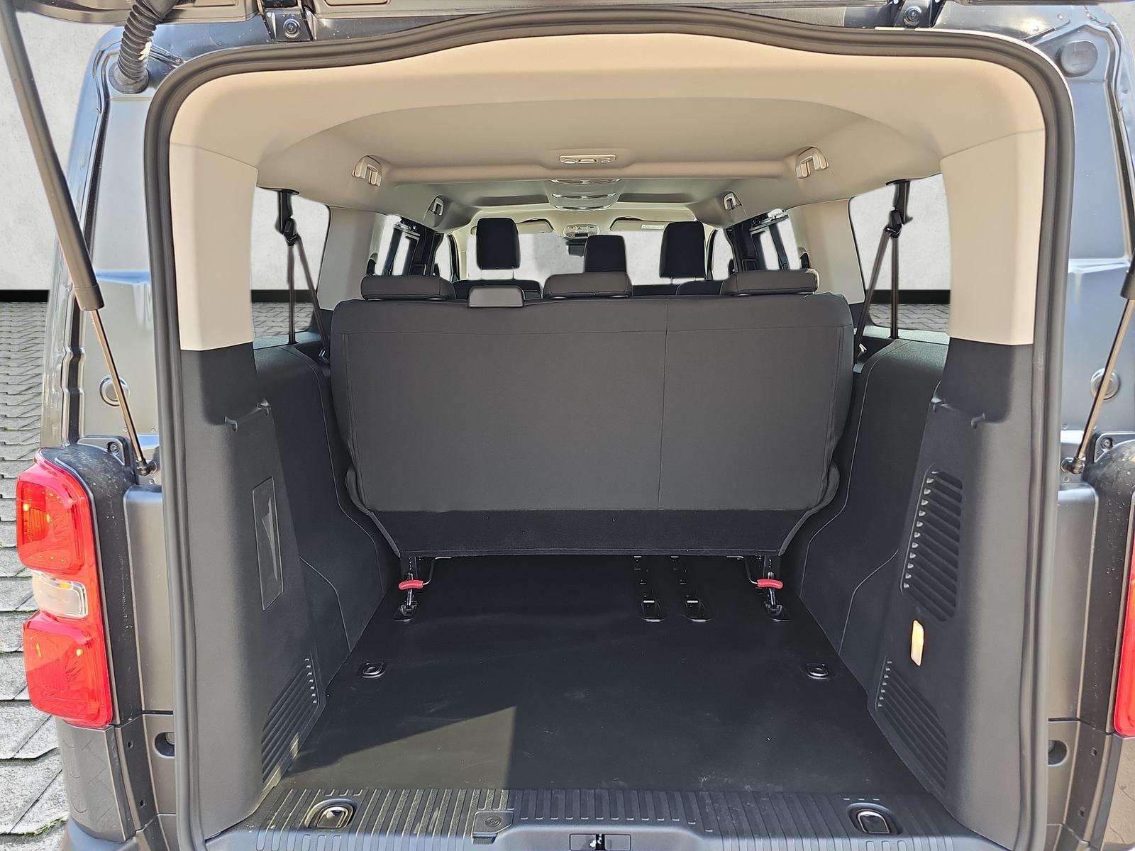 Fahrzeugbild eines Opel Vivaro