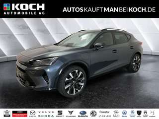 Schräge Frontansicht auf einen CUPRA Formentor , freigestellt