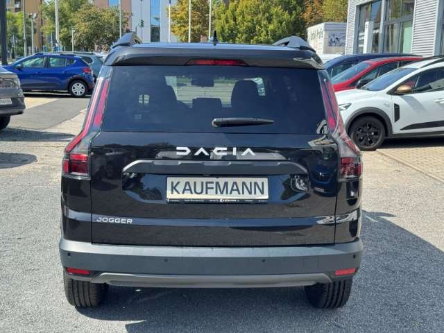 Fahrzeugbild eines Dacia Jogger