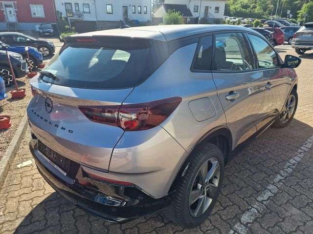 Fahrzeugbild eines Opel Grandland X