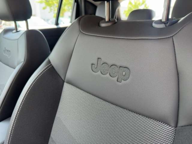 Fahrzeugbild eines Jeep Avenger