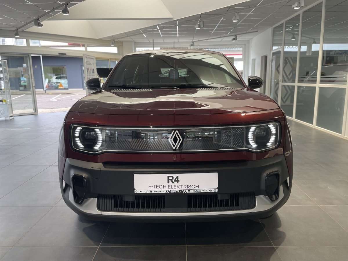 Fahrzeugbild eines Renault 4 E-TECH