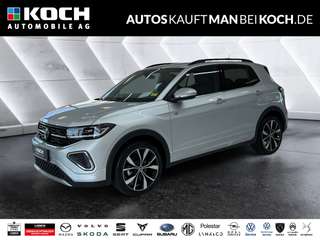 Schräge Frontansicht auf einen Volkswagen T-Cross , freigestellt