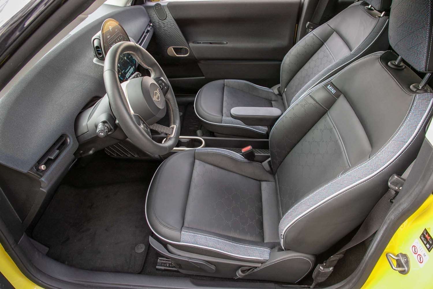 Fahrzeugbild eines MINI COOPER SE