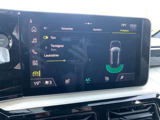 Fahrzeugbild eines Renault 4 E-TECH