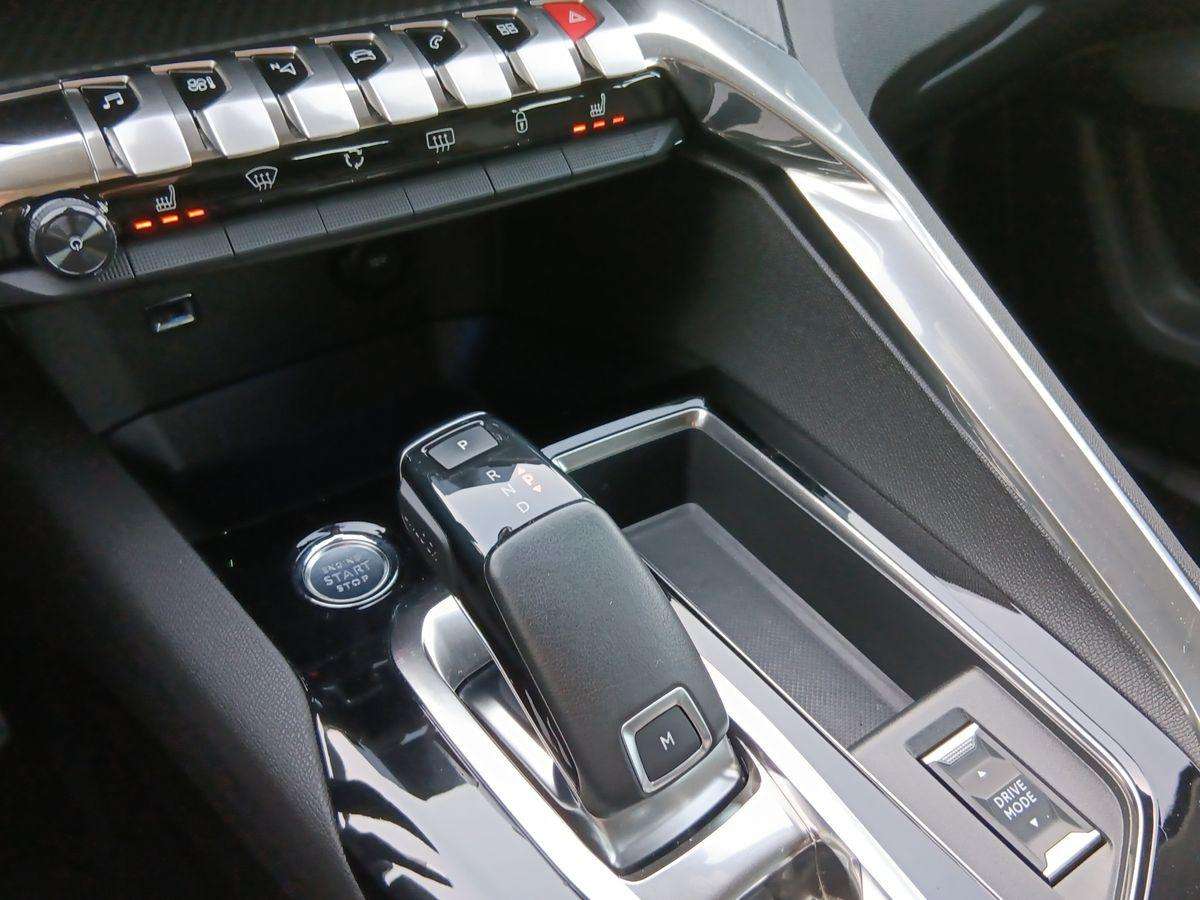 Fahrzeugbild eines Peugeot 5008