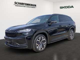 Schräge Frontansicht auf einen Skoda Kodiaq , freigestellt