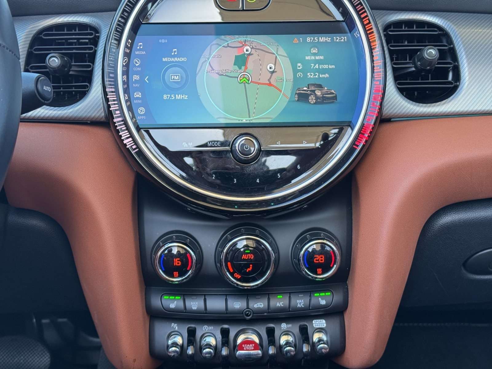 Fahrzeugbild eines MINI COOPER