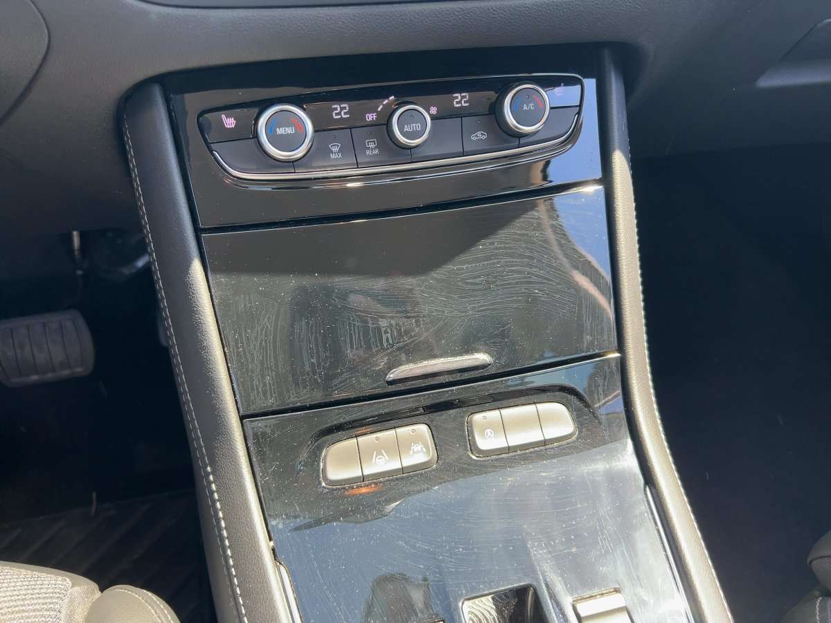 Fahrzeugbild eines Opel Grandland X