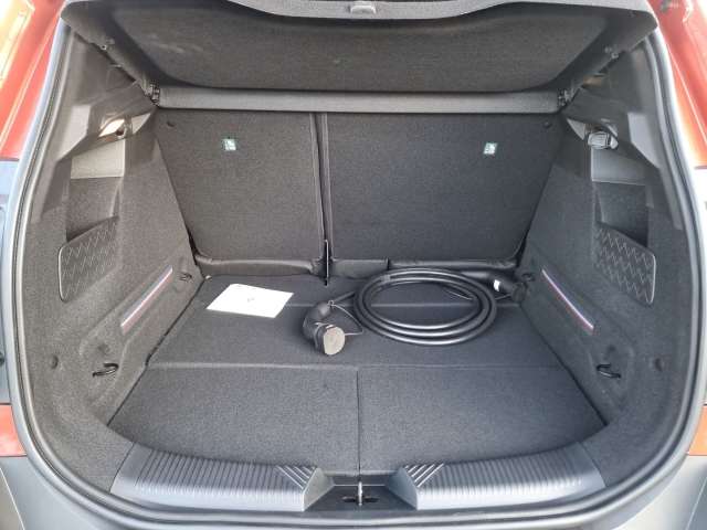 Fahrzeugbild eines Renault 4 E-TECH