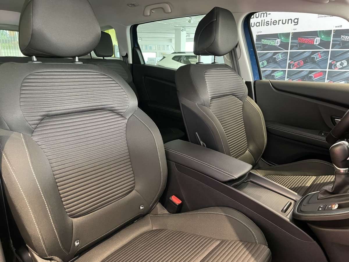 Fahrzeugbild eines Renault Grand Scénic