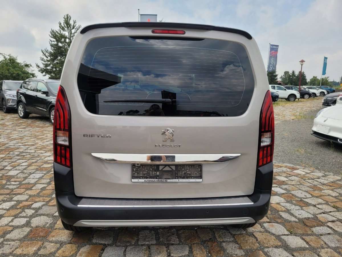 Fahrzeugbild eines Peugeot Rifter