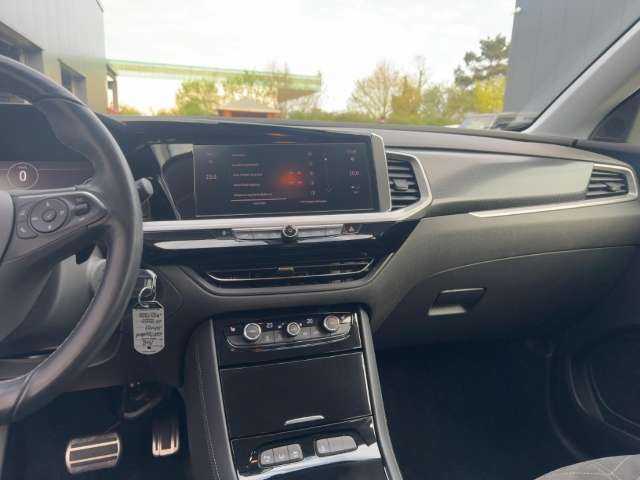 Fahrzeugbild eines Opel Grandland X