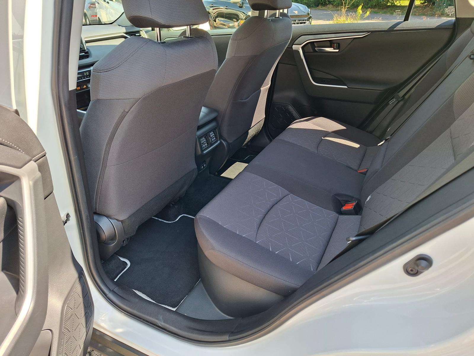 Fahrzeugbild eines Toyota RAV4