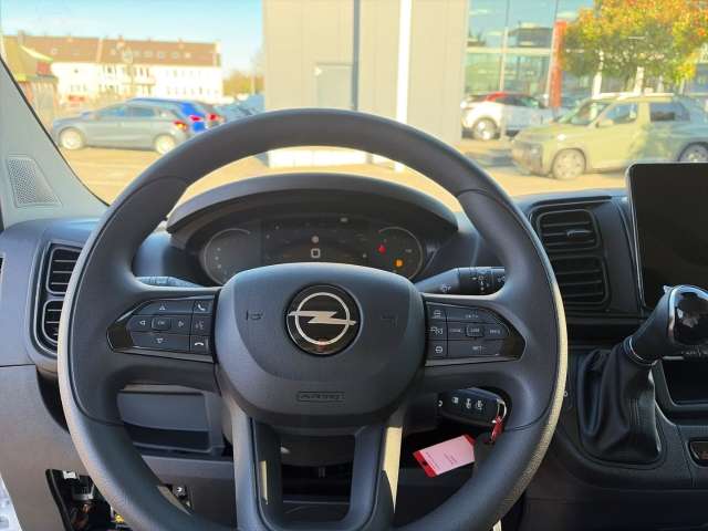 Fahrzeugbild eines Opel Movano