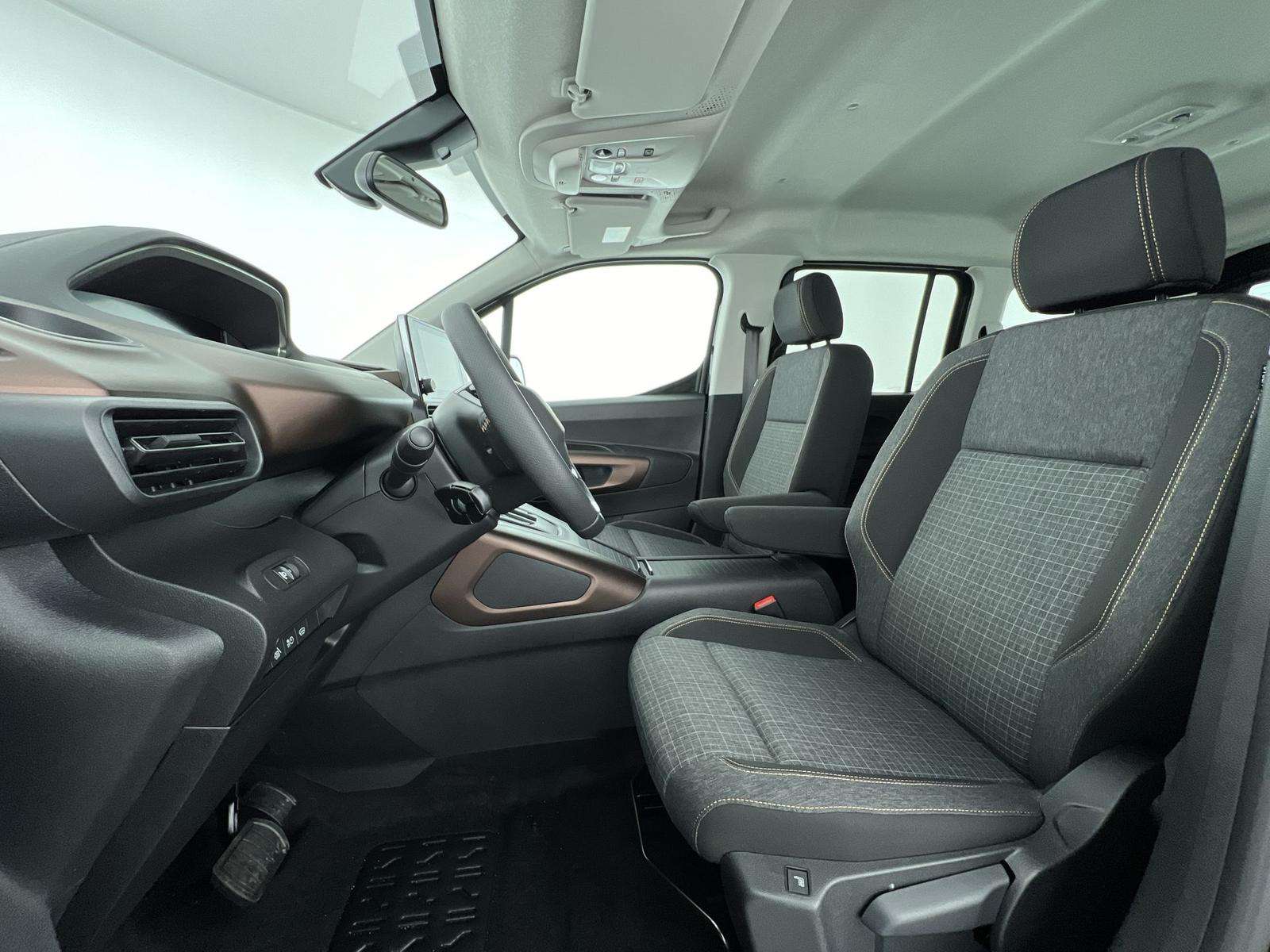 Fahrzeugbild eines Peugeot Rifter