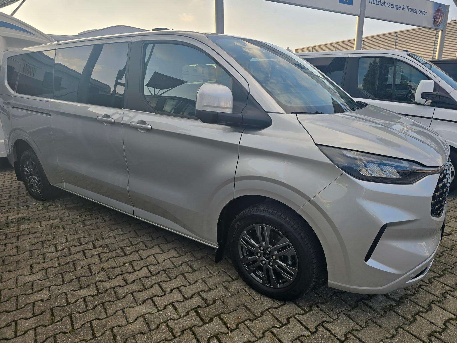 Fahrzeugbild eines Ford Tourneo Custom