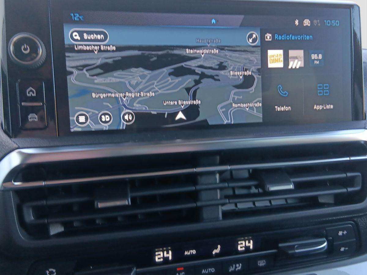 Fahrzeugbild eines Peugeot Traveller