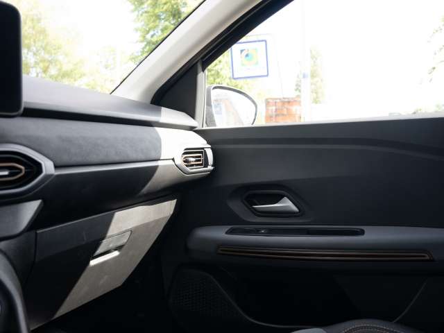 Fahrzeugbild eines Dacia Jogger