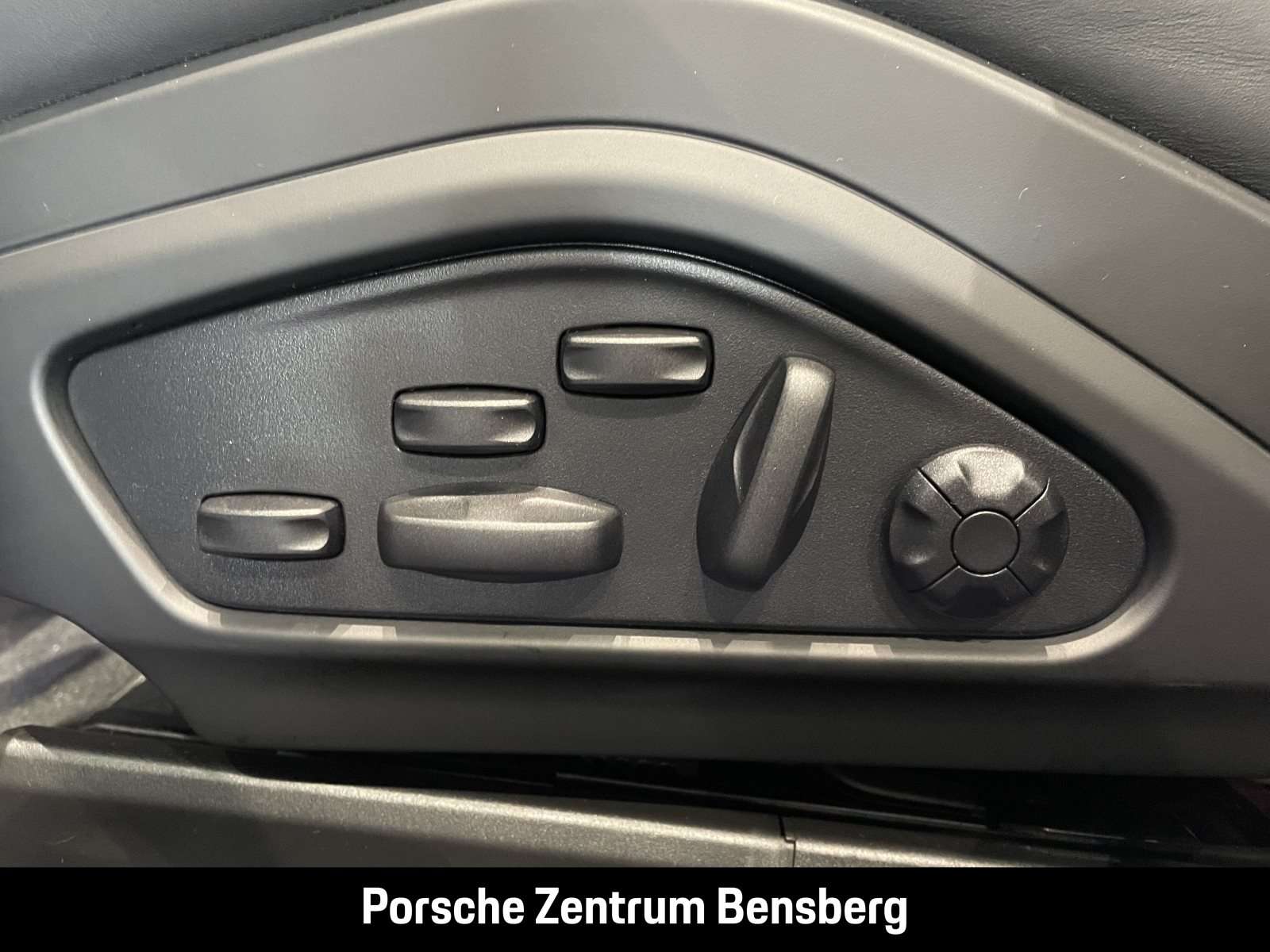 Fahrzeugbild eines Porsche Panamera