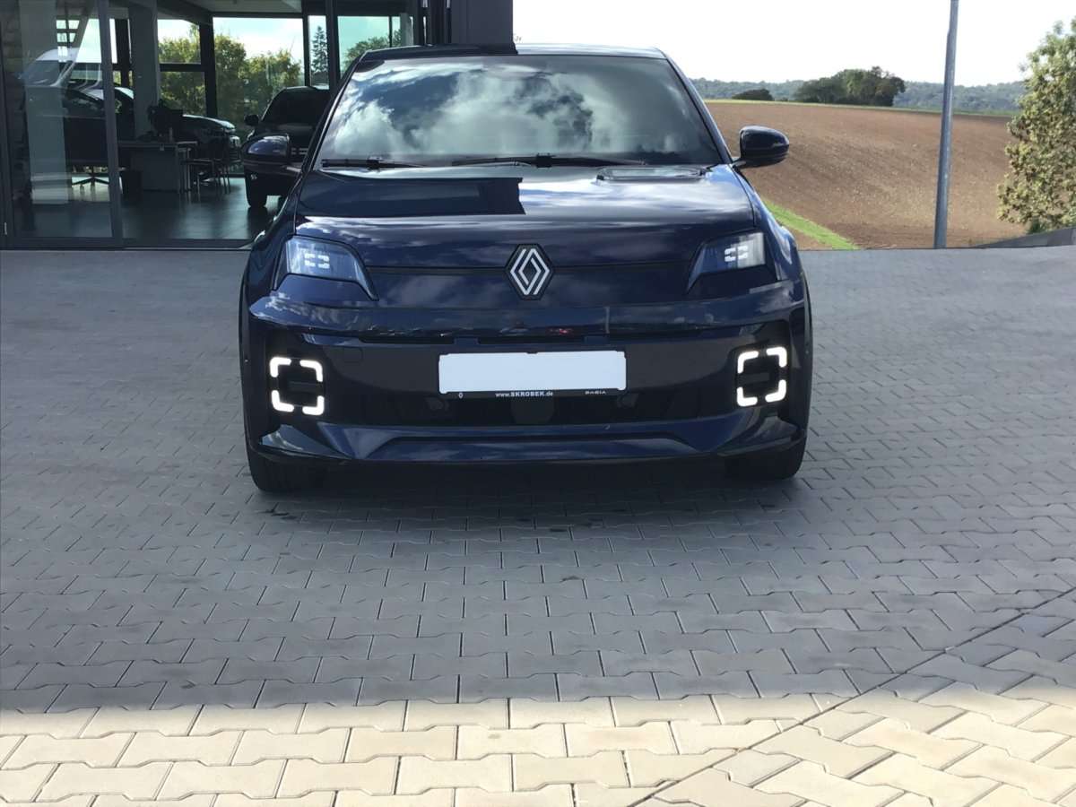 Fahrzeugbild eines Renault 5 E-TECH