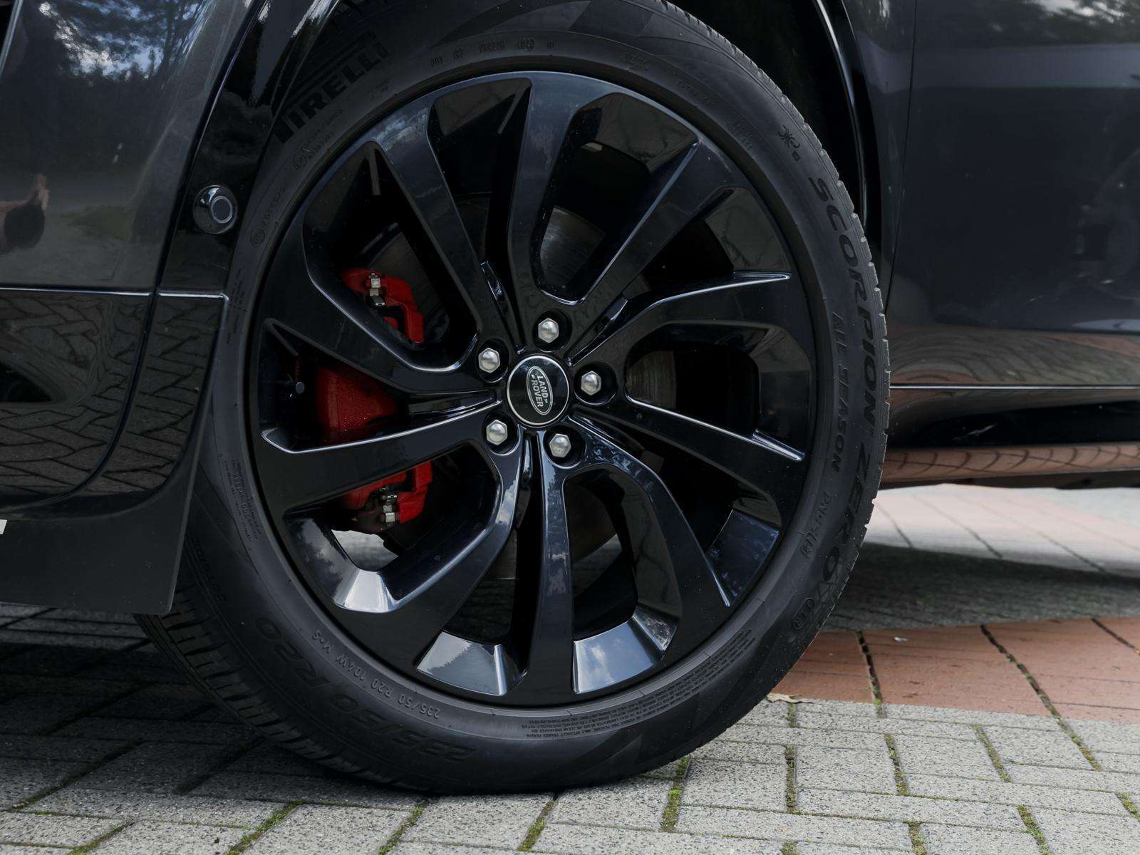 Fahrzeugbild eines Land Rover Discovery Sport