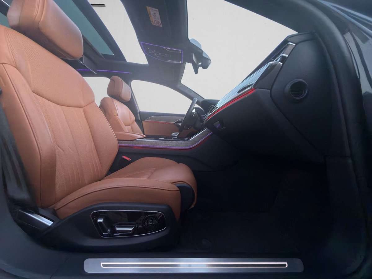 Fahrzeugbild eines Audi A8