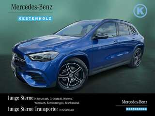 Schräge Frontansicht auf einen Mercedes-Benz GLA , freigestellt