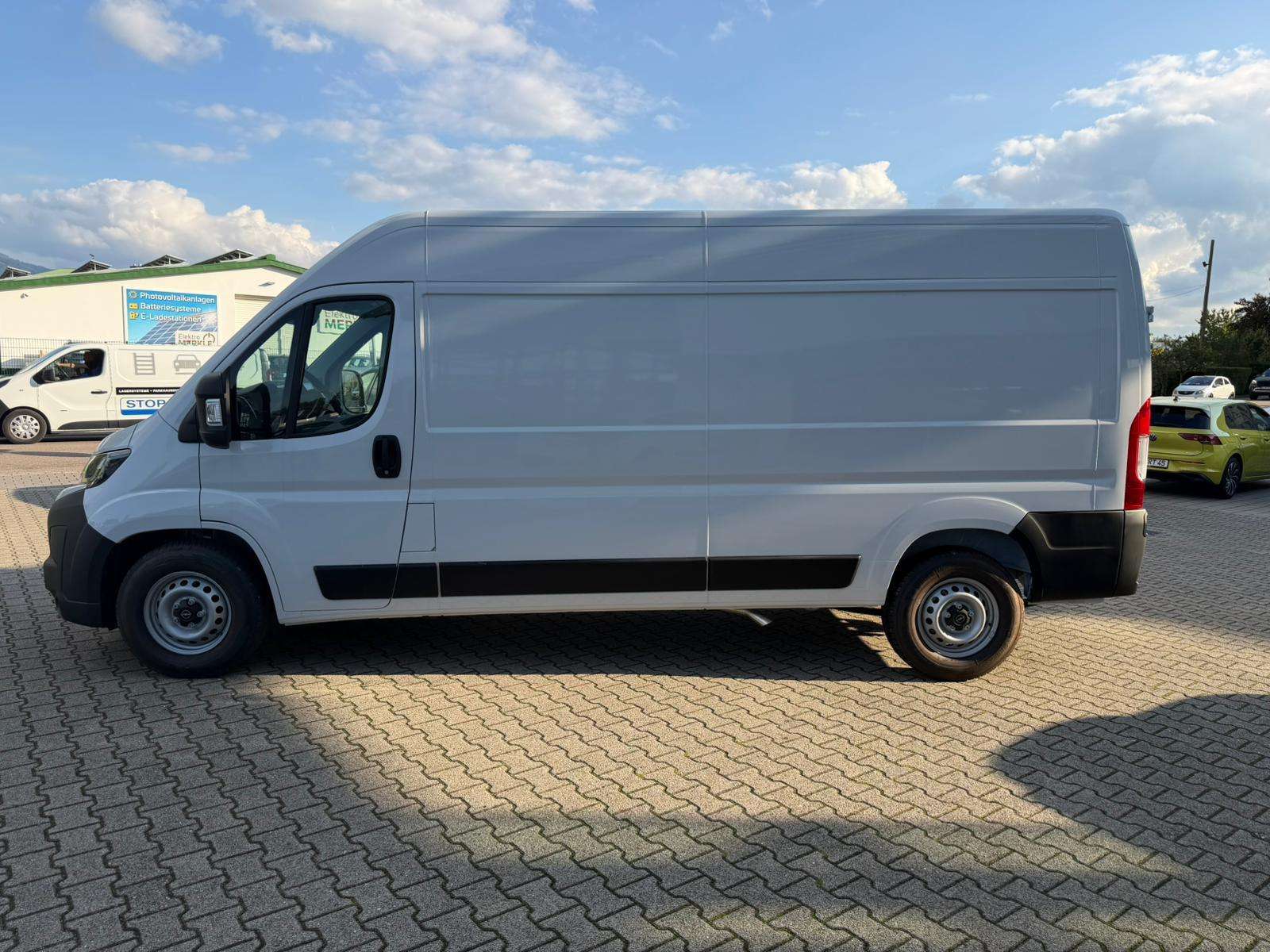 Fahrzeugbild eines Opel Movano