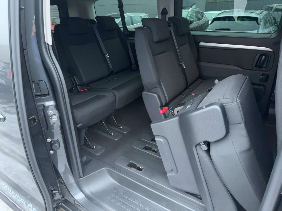 Fahrzeugbild eines Opel Zafira