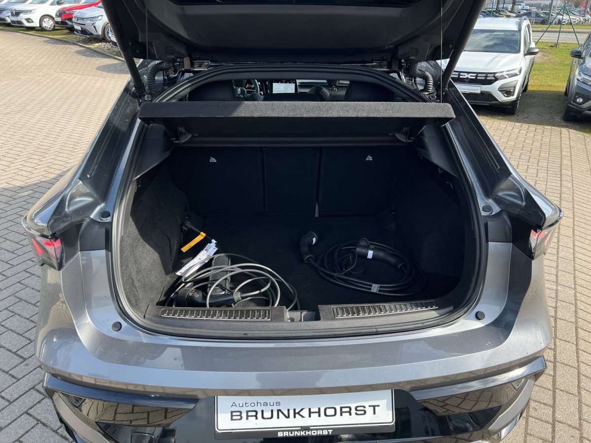 Fahrzeugbild eines Renault Rafale