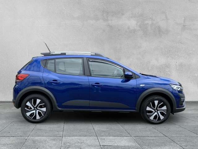 Fahrzeugbild eines Dacia Sandero