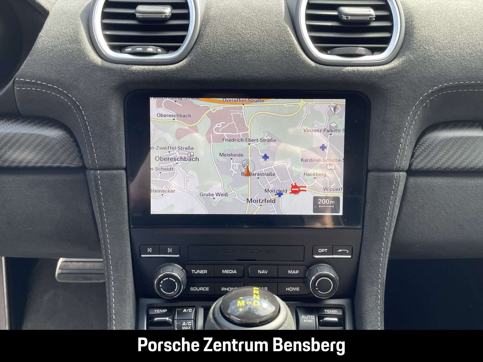 Fahrzeugbild eines Porsche Cayman