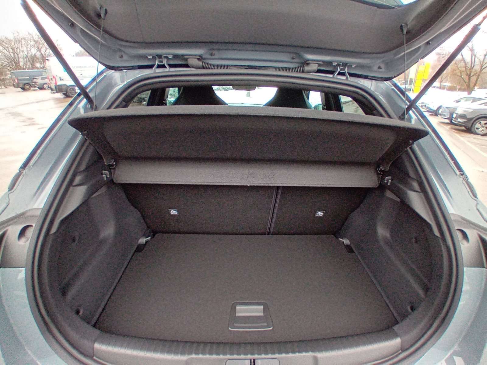 Fahrzeugbild eines Opel Mokka Electric