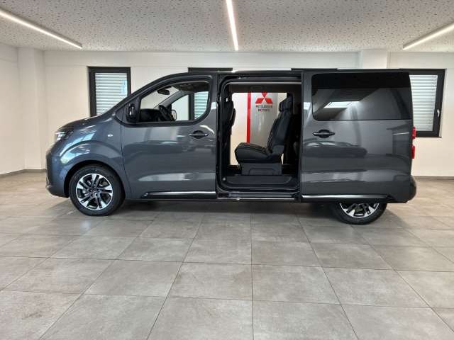 Fahrzeugbild eines Opel Zafira Life