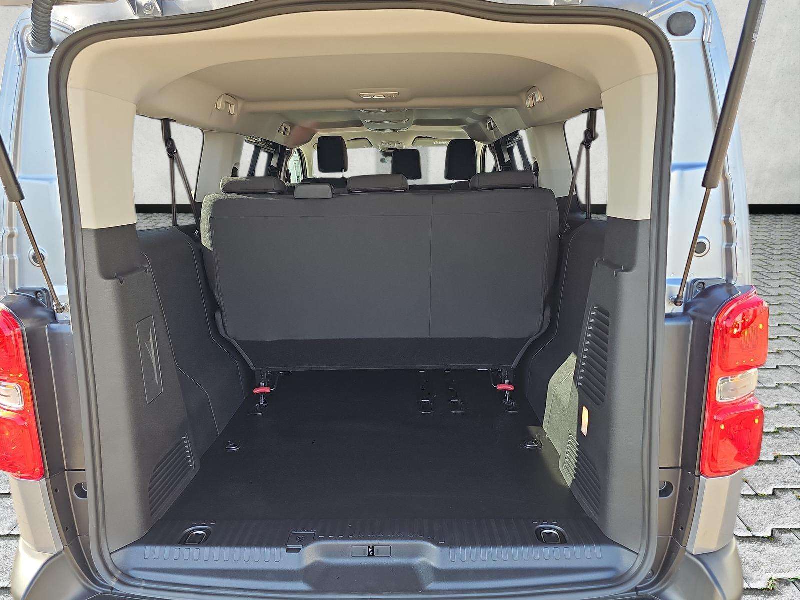 Fahrzeugbild eines Opel Vivaro
